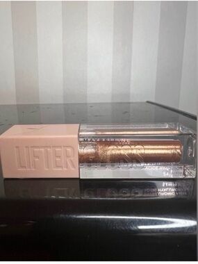 Maybelline Lifter Gloss Hydrating Lip Gloss 010